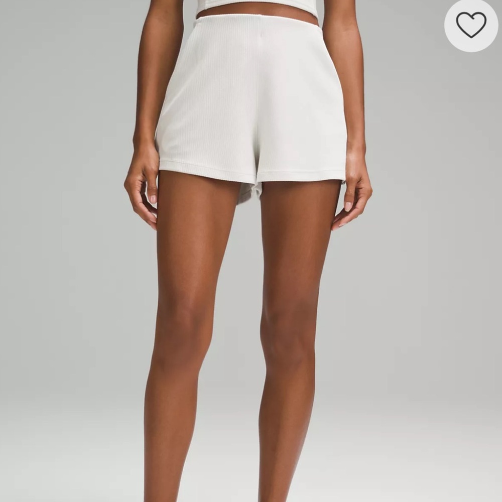 Lululemon Ribbed Softstreme High Rise Short 2”